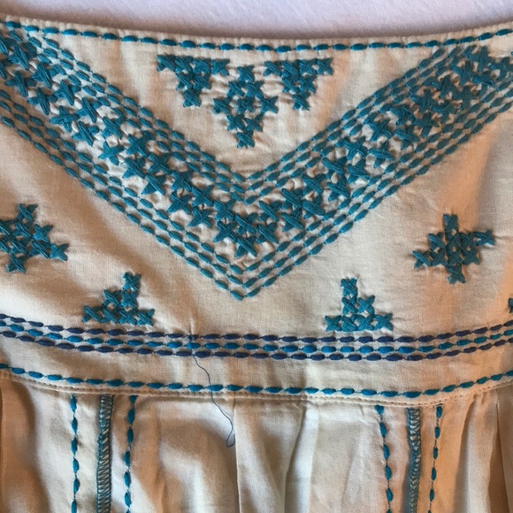 Banana Republic Embroidered Skirt - Picture 3 of 3